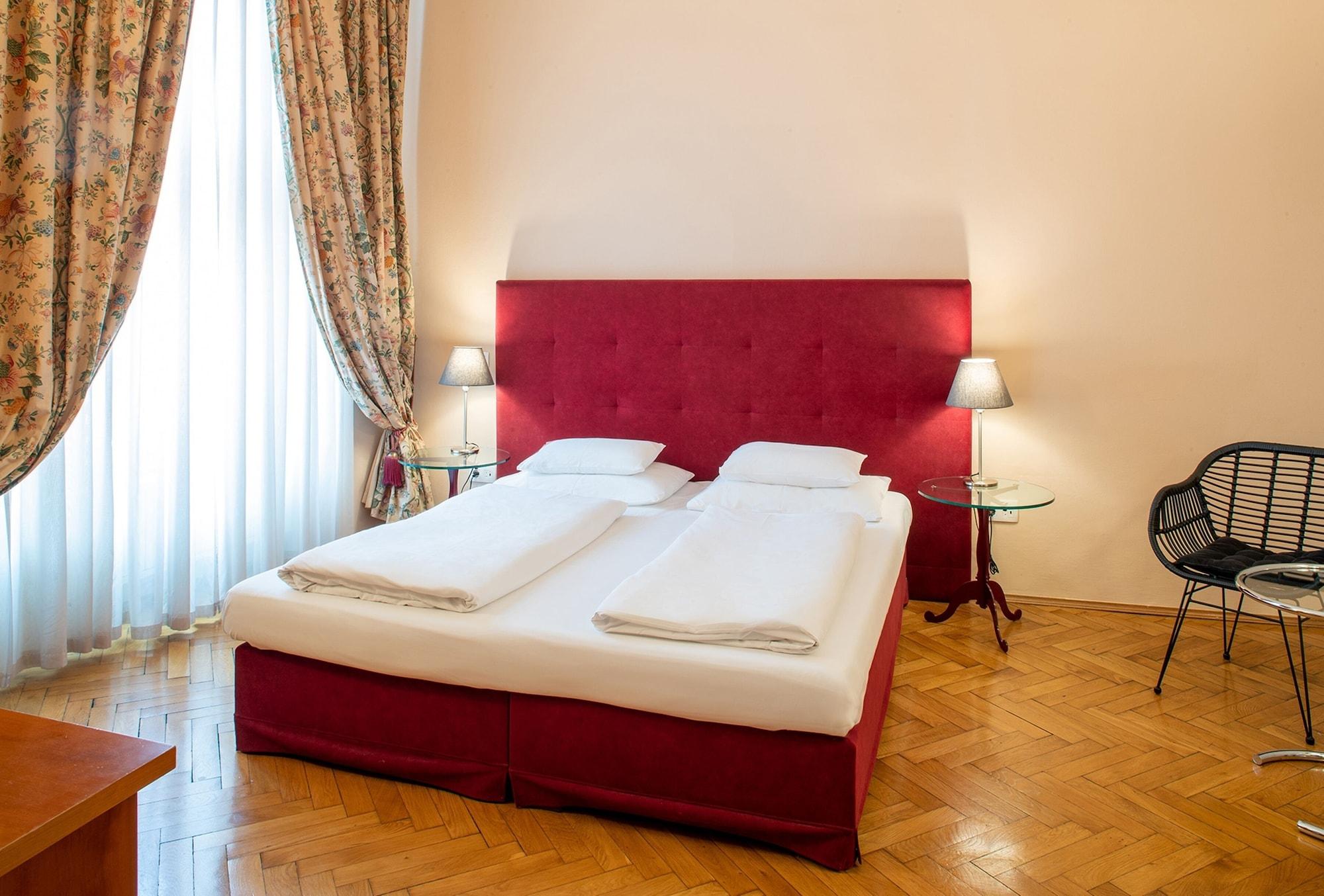 Boutique Hotel Dom - Rooms & Suites Graz Luaran gambar